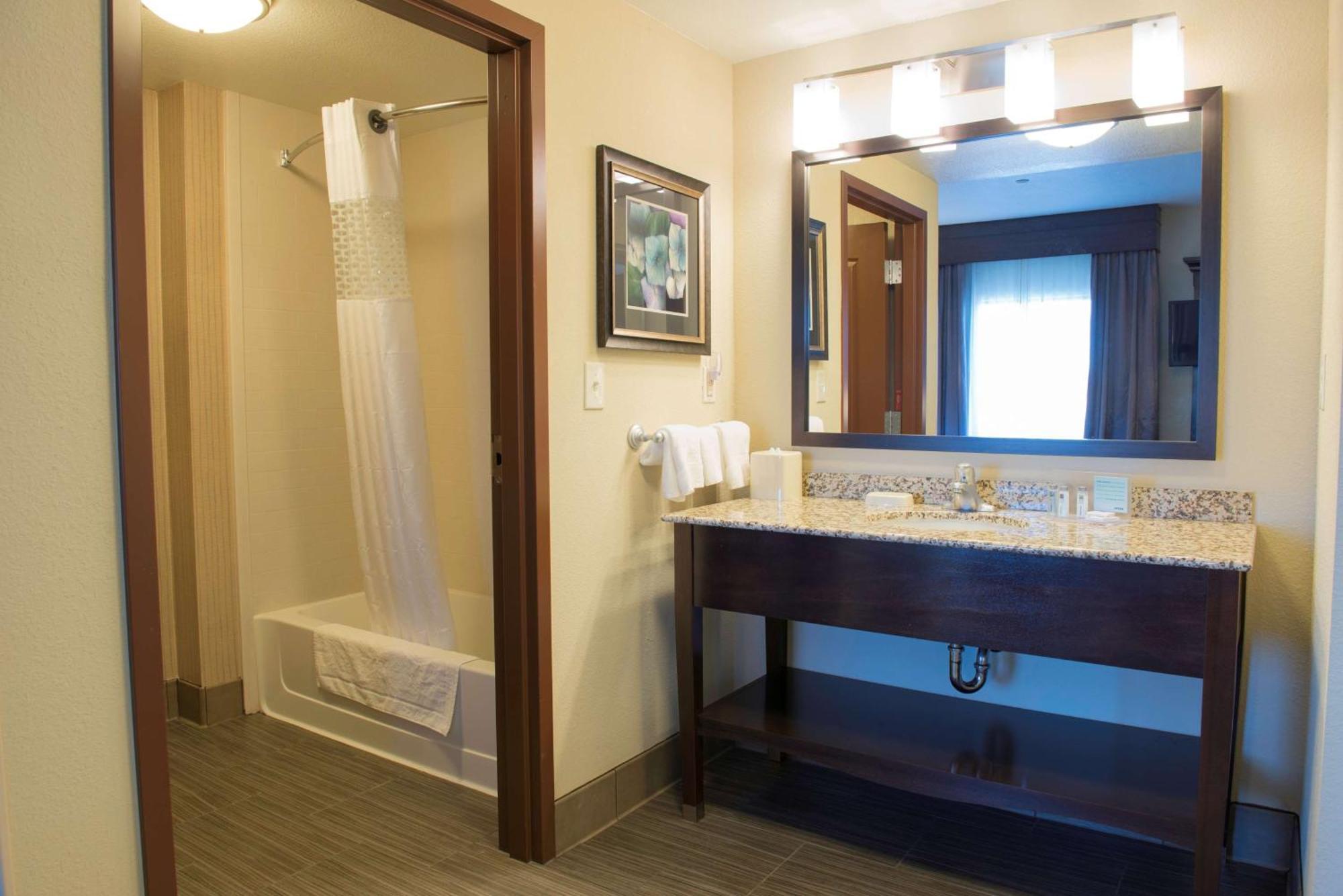 Hampton Inn & Suites Bismarck Northwest Eksteriør bilde