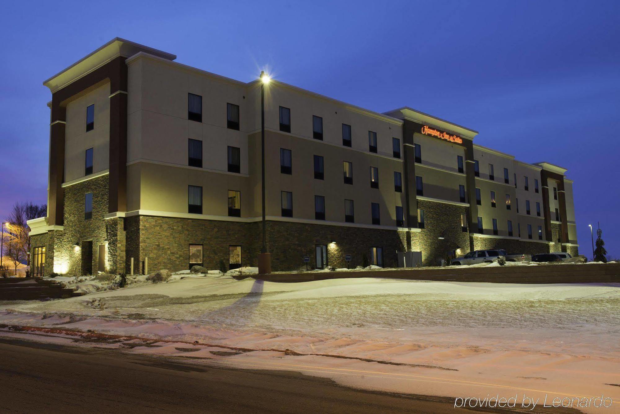 Hampton Inn & Suites Bismarck Northwest Eksteriør bilde